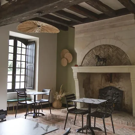 Manoir Du Moulinet Bed & Breakfast
